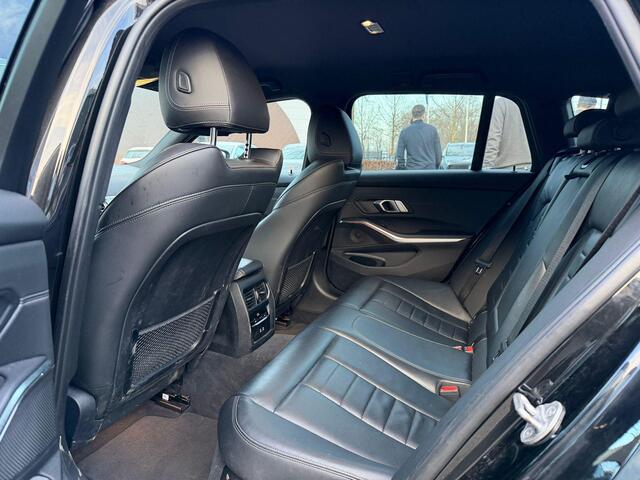BMW 3-SERIE Touring 318i High Executive Edition M Sport | Afneembare trekhaak | Stoelverwarming | Origineel Nederlands geleverd (NAP) | Rijklaar geleverd incl. 12 maanden BOVAG-garantie