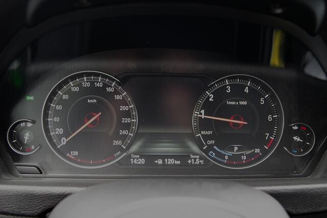 BMW 3-SERIE Touring 318i Automaat M-Sport Edition, Panoramdak, LED, Sportstoelen, Leder