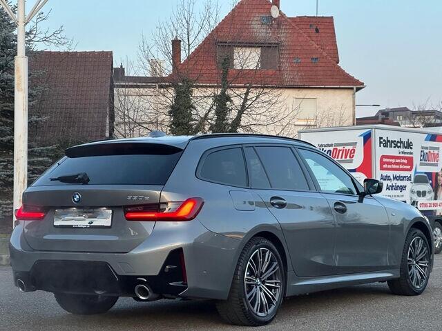 BMW 3-SERIE Touring 330e M-SPORT ** ADAPT. LED, LEDER, NAVI+, PANORAMA, TREKH, 19-inch LMV, H&K SOUND ** 1e EIG - UNFALLFREI ** ** INFORMEER OOK NAAR ONZE AANTREKKELIJKE FINANCIAL-LEASE TARIEVEN **