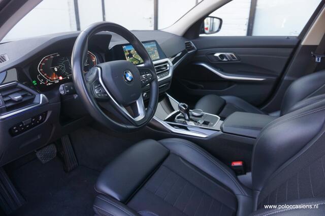 BMW 3-SERIE 320i Eerste eigenaar | Sportpakket | Carplay | Dealerauto