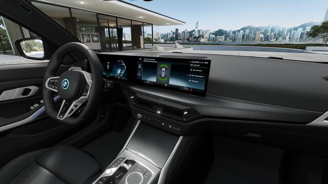 BMW 3-SERIE Touring 330e M Sport Automaat / Trekhaak / Sportstoelen / Achteruitrijcamera / Comfort Access / Active Cruise Control / Adaptieve LED / Stuurverwarming