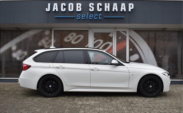 BMW 3-SERIE Touring 318i Edition Automaat M Sport Shadow Executive / Navigatie / Clima / Keyless / Trekhaak / 18"LM