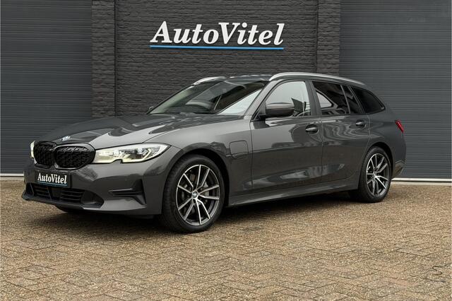 BMW 3-SERIE Touring 330e xDrive | Sportleder | Head-Up | Laserlicht | Comfort Access | Memory