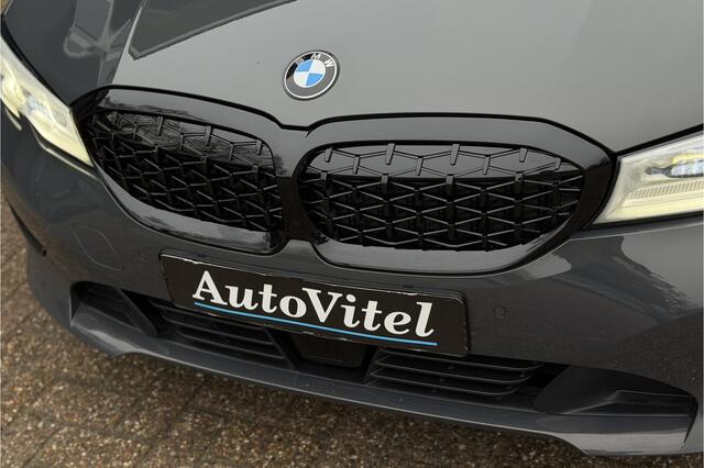 BMW 3-SERIE Touring 330e xDrive | Sportleder | Head-Up | Laserlicht | Comfort Access | Memory