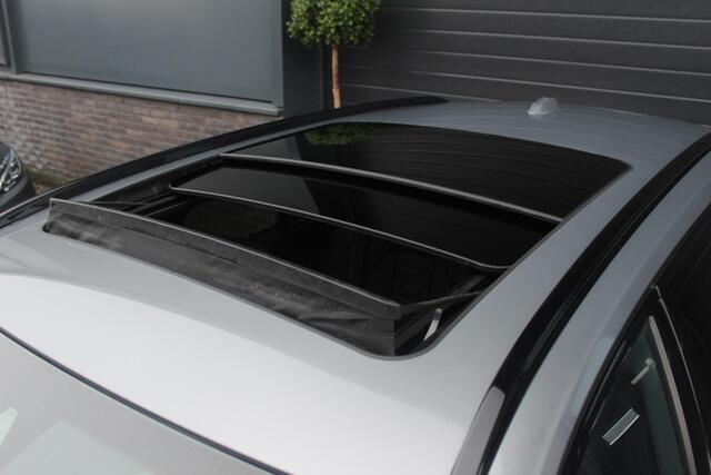 BMW 3-SERIE Touring 330e xDrive M-Sport Pro | Panoramadak | M Schaalstoelen | HUD | Adaptieve cruise Control | LED | 19 Inch
