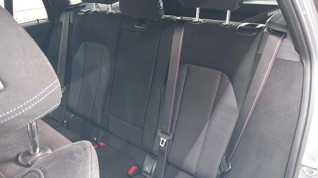 BMW 3-SERIE Touring 318d M-Sport Pro | Harman Kardon | Active Cruise Controle | Stoelverwarming | Zomer en Winterset Wordt verwacht