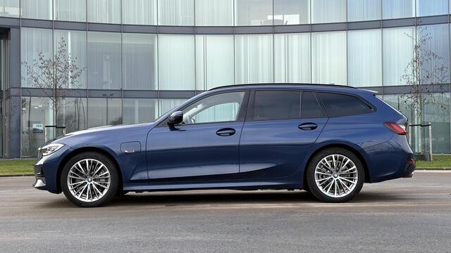 BMW 3-SERIE Touring 330e xDrive High Executive
