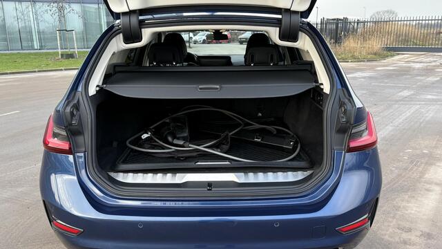 BMW 3-SERIE Touring 330e xDrive High Executive