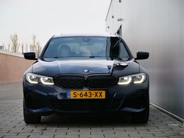 BMW 3-SERIE M340i xDrive High Executive 374 Pk Automaat Navigatie / Apple Carplay / Schuifdak / Stoelverwarming