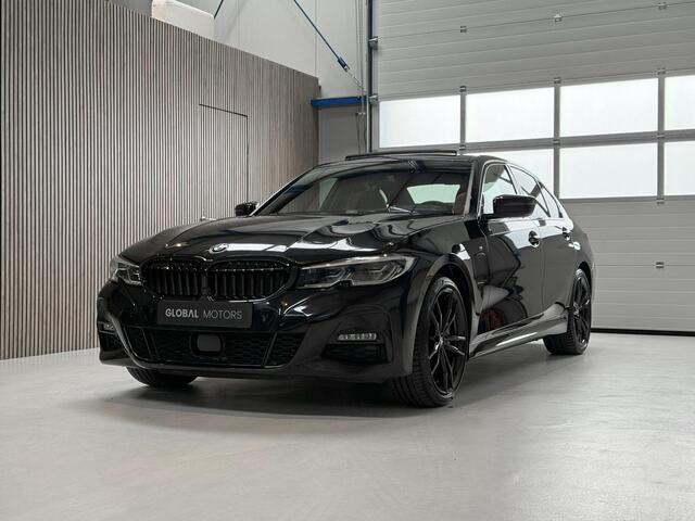 BMW 3-SERIE 330e M Sport Edition - SCHUIFDAK - LASER LAMPEN - STOELVERWARMING - HEAD UP DISPLAY - SFEERVERLICHTING