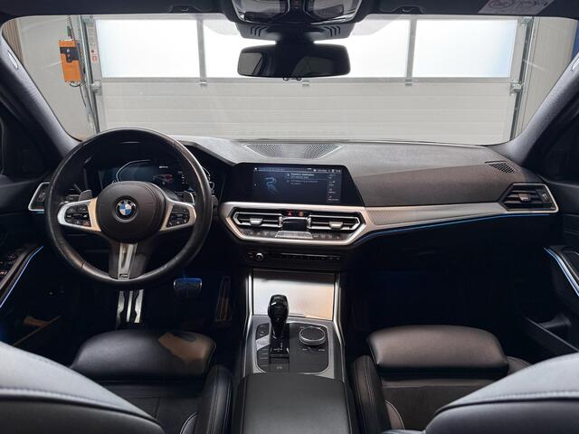 BMW 3-SERIE 330e M Sport Edition - SCHUIFDAK - LASER LAMPEN - STOELVERWARMING - HEAD UP DISPLAY - SFEERVERLICHTING