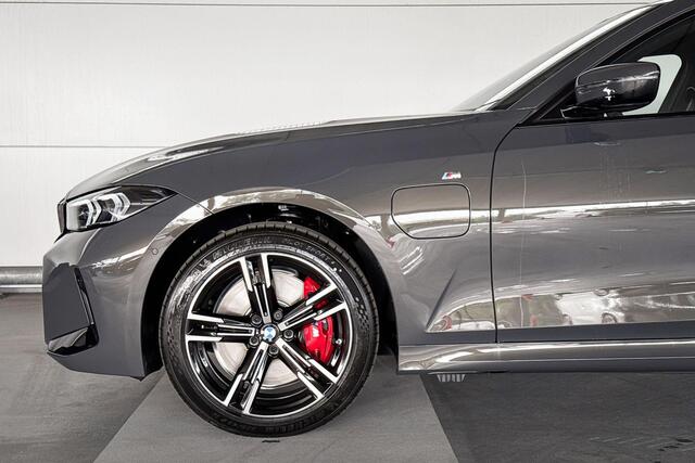 BMW 3-SERIE Touring 330e