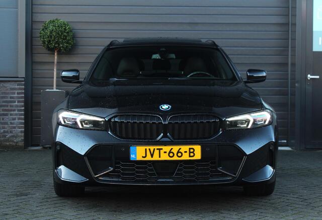 BMW 3-SERIE Touring 330e | Panoramadak | M Schaalstoelen | H+K | HUD | Adaptieve cruise Control | LED | 19 Inch