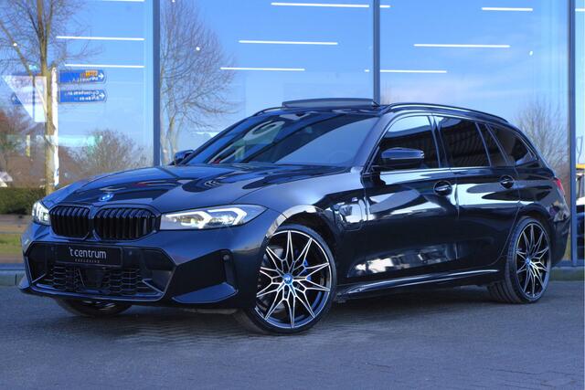 BMW 3-SERIE Touring 330e 293 PK xDrive High Executive M-Sport Pro, M-Technic Stoelen, Panoramadak, Adap. Cruise Control, Head-Up