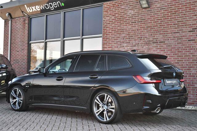 BMW 3-SERIE Touring 330e M-Sport Pro Pano M-zetels ACC HUD HiFi 19inch