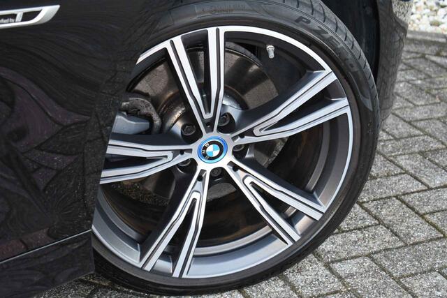 BMW 3-SERIE Touring 330e M-Sport Pro Pano M-zetels ACC HUD HiFi 19inch