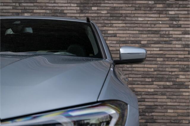 BMW 3-SERIE Touring 330e xDrive | M-Sport | Live Cockpit | Panorama | Leder | Memory | ACC | Head-Up | H&K | 19"LM | Skyscraper Grau