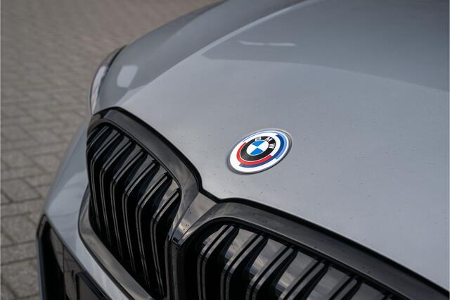 BMW 3-SERIE Touring 330e xDrive | M-Sport | Live Cockpit | Panorama | Leder | Memory | ACC | Head-Up | H&K | 19"LM | Skyscraper Grau