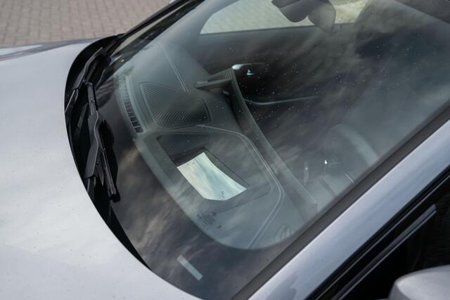 BMW 3-SERIE Touring 330e xDrive | M-Sport | Live Cockpit | Panorama | Leder | Memory | ACC | Head-Up | H&K | 19"LM | Skyscraper Grau