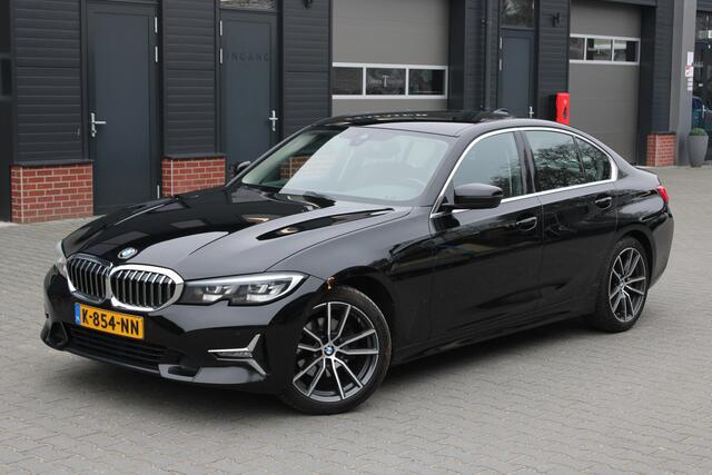 BMW 3-SERIE 320i High Executive - Leder - Stoelverwarming - Dealer onderhouden - Luxery line 18 Inch Lichtmetalen velgen