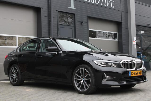 BMW 3-SERIE 320i High Executive - Leder - Stoelverwarming - Dealer onderhouden - Luxery line 18 Inch Lichtmetalen velgen