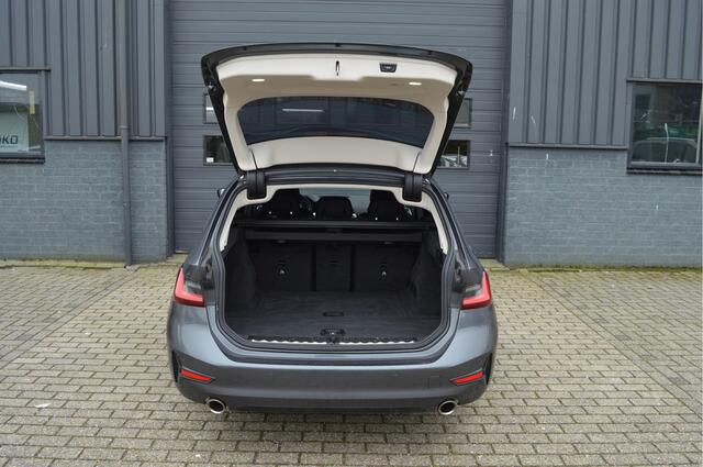 BMW 3-SERIE Touring 320i Business Edition | ORG. NL | LED | SFEERVERLICHTING |