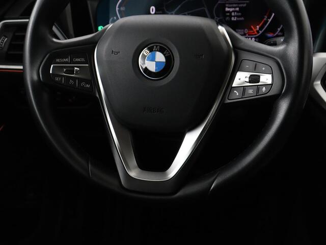 BMW 3-SERIE 330i High Executive Edition | 360 Camera | Leder | Harman/Kardon | Stoelverwarming | Camera | Carplay | Keyless | Live Cockpit | Navigatie | Full LED