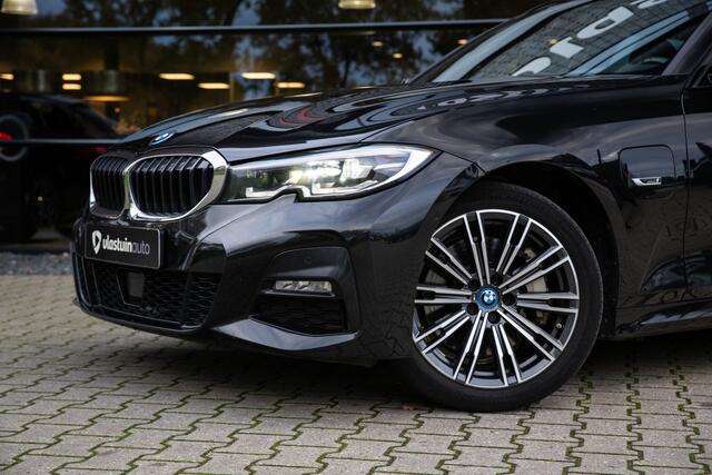 BMW 3-SERIE Touring 330e High Executive M-Sport , Adap. cruise, Trekhaak, Stoel/stuurverwarming,