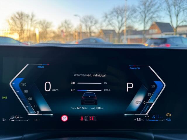 BMW 3-SERIE 330E X-Drive M-sport, Pano, M-sport stoelen, HUD, Laser, 293pk, Aeropack