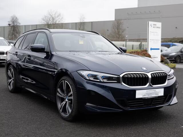 BMW 3-SERIE Touring 330e (215kW / 292pk) ** ADAPT. LED, ADAPT CRUISE, HuD, LEDER, WIDESCR, 19-inch LMV ** 1e EIG - UNFALLFREI ** ** INFORMEER OOK NAAR ONZE AANTREKKELIJKE FINANCIAL-LEASE TARIEVEN **