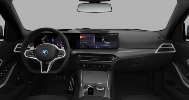 BMW 3-SERIE 330e M Sport - Getinte Ruiten - elektrisch verstelbare/verwarmde stoelen - Parking Assistant Plus - Active Cruise Control - Comfort Access - Adaptieve LED koplampen - Elektrische achterklep -