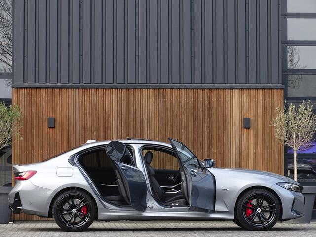 BMW 3-SERIE 330e 292PK X-Drive M-Sport Pro / Carbon / Harman Kardon / 2022