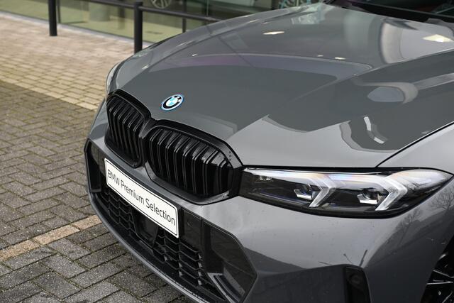 BMW 3-SERIE 330e High Executive M Sport Automaat / Sportstoelen / M Adaptief onderstel / Achteruitrijcamera / Adaptieve LED / Active Cruise Control / Harman Kardon