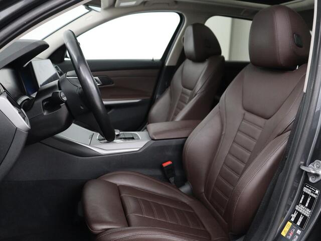 BMW 3-SERIE 320e Business Edition Plus | Panoramadak | Adaptive cruise | Leder | Sportstoelen | Stoelverwarming | Live Cockpit | Camera | Safety Pack | LaserLight | Carplay | Keyless | PHEV | Plug In