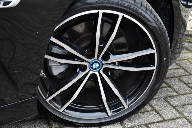 BMW 3-SERIE Touring 330e xDrive M-Sport LCI-2 ACC el-zetels-leder HUD 19inch