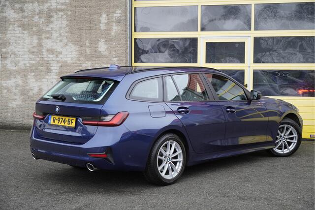 BMW 3-SERIE Touring 318i Automaat! Business Edition BJ2022 Lmv 17" | Led V+A | Pdc | Navi | Elek. achterklep | Achteruitrijcamera | Virtual cockpit | Climate control | Cruise control | Verwarmde voorstoelen | Getint glas