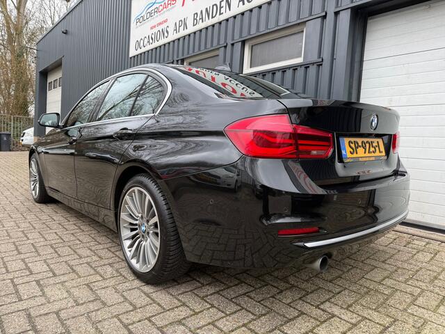 BMW 3-SERIE 318i Luxury Edition