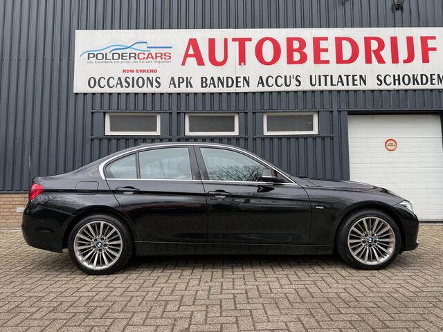 BMW 3-SERIE 318i Luxury Edition