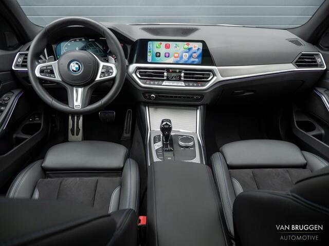 BMW 3-SERIE Touring 330e M-Sport Pano 360 Trekhaak Sfeer E-Stoelen
