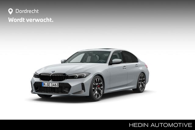 BMW 3-SERIE 320i Sedan / Trekhaak Elektrisch / Glazenpanorama dak / Elektrische stoel / Harman Kardon