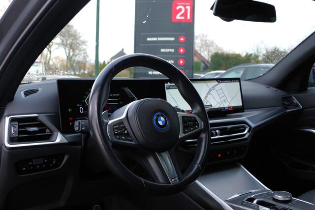 BMW 3-SERIE Touring 330e 293 PK xDrive M Sport PHEV, Panoramadak, Adap. Cruise Control, Memory, Head-Up