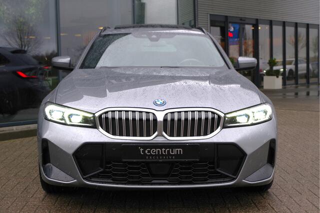 BMW 3-SERIE Touring 330e 293 PK xDrive M Sport PHEV, Panoramadak, Adap. Cruise Control, Memory, Head-Up