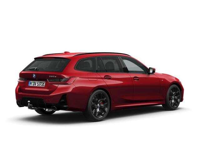 BMW 3-SERIE 330e Touring | M Sportpakket Pro | Comfort Pack | Trekhaak | Panoramadak | Harman Kardon
