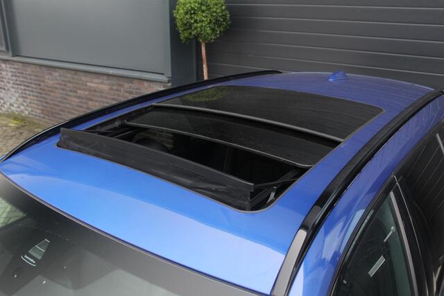 BMW 3-SERIE Touring 330e xDrive M-Sport Pro | Panoramadak | M Schaalstoelen | HUD | Adaptieve cruise Control | LED | 19 Inch