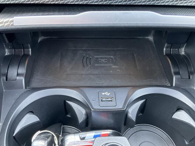 BMW 3-SERIE 320i Executive Edition M-Sport Automaat Pano 19 Inch Carplay NL-Auto Uitstraling!