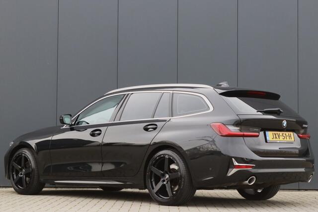 BMW 3-SERIE Touring 320d Luxury Line Pano Leder 19inch Dealer OH.
