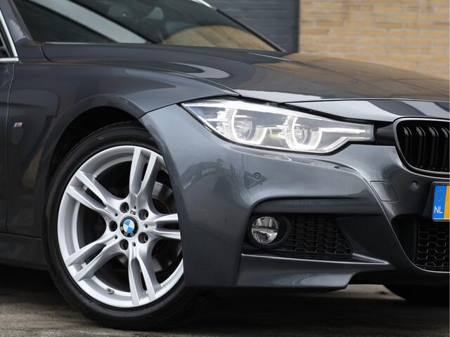 BMW 3-SERIE Touring 320i M Sport Automaat | ACC | HUD | Haak | Leder | Org. NL | High Executive |