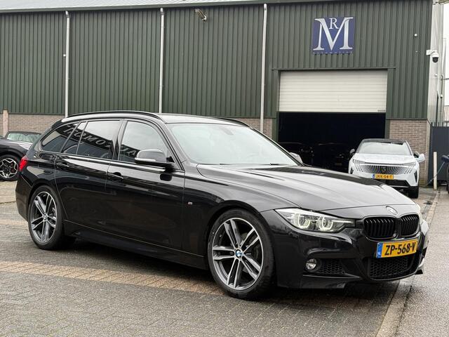 BMW 3-SERIE Touring 318i M Sport Corporate Lease HIGH EXEC.| 81.000KM!| ORIG. NL| LEER| ELEKTRISCHE ACHTERKLEP| AFNEEMBARE TREKHAAK| STOELVERWARMING| 19 INCH!| SUPER NETJES| RIJKLAARPRIJS INCL. 12 MND BOVAG GARANTIE