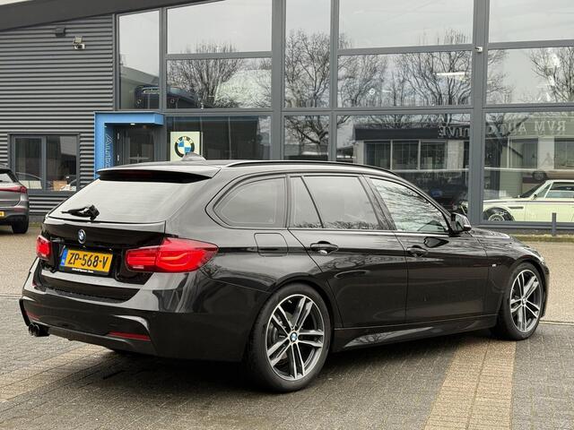 BMW 3-SERIE Touring 318i M Sport Corporate Lease HIGH EXEC.| 81.000KM!| ORIG. NL| LEER| ELEKTRISCHE ACHTERKLEP| AFNEEMBARE TREKHAAK| STOELVERWARMING| 19 INCH!| SUPER NETJES| RIJKLAARPRIJS INCL. 12 MND BOVAG GARANTIE
