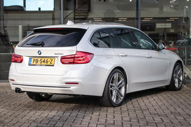 BMW 3-SERIE Touring 320i Corporate Lease High Executive automaat - Leder | Trekhaak wegkl. | Navi
